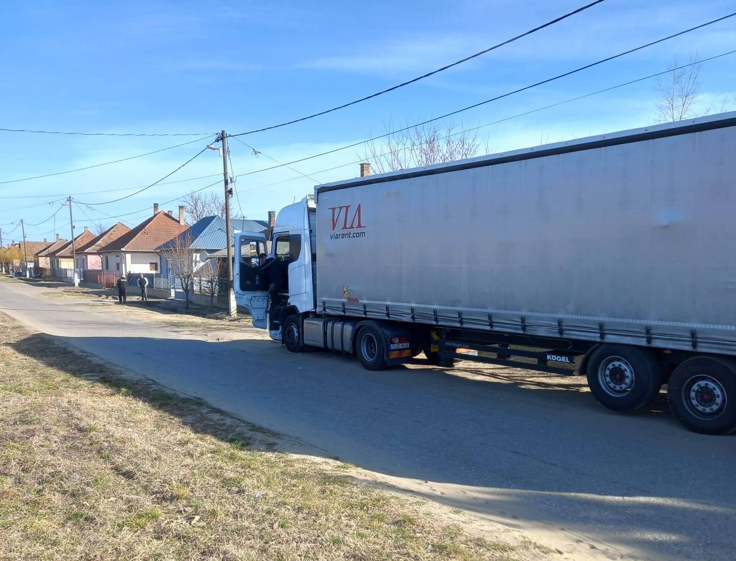 Aid lorry arrives